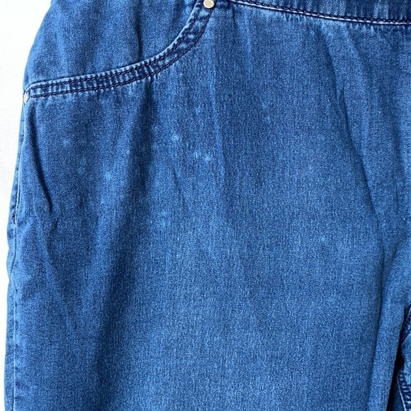 Jaclyn Smith Plus Size Pull-up Stretch Jeans - Picture 3 of 7